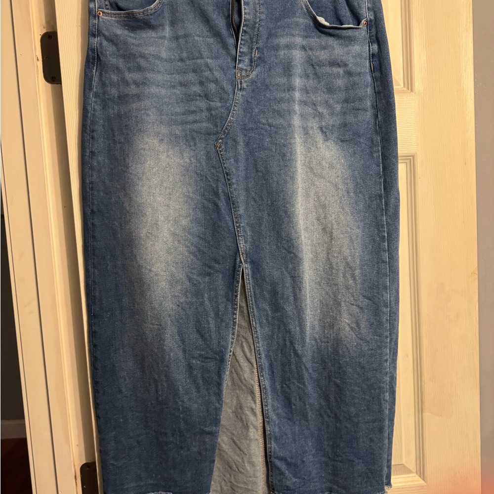 Nicole Miller Classic Blue Denim Skirt - Picture 3 of 3
